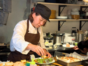 カフェオーナー